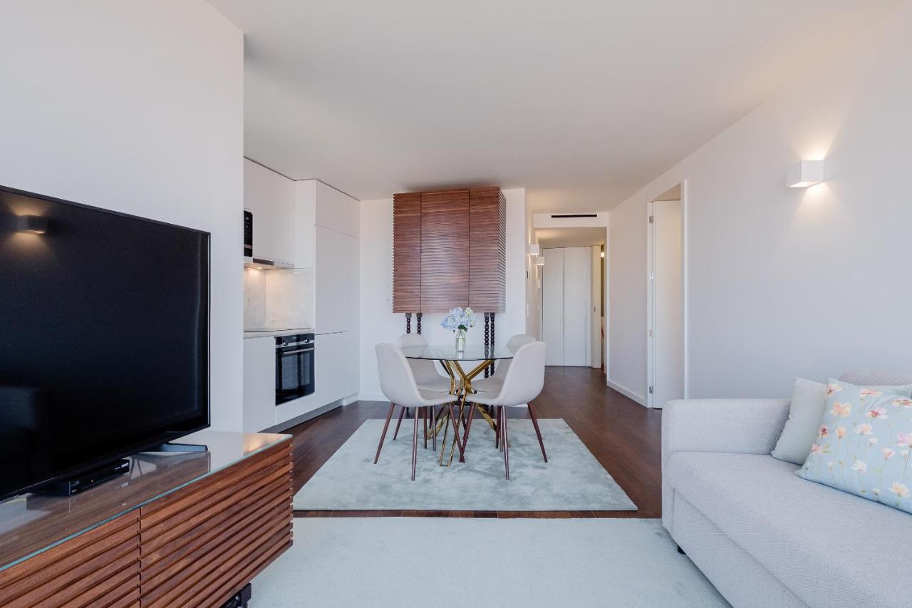 Boutique Rentals- Bliss By The Sea Apt- Ocean Views In Foz Beach Porto Bagian luar foto